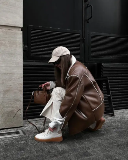 What to Wear with Cream Pants Female 2026: 20+ Outfits You'll Love What to Wear with Cream Trousers: Casual Outfit with a Brown Leather Jacket