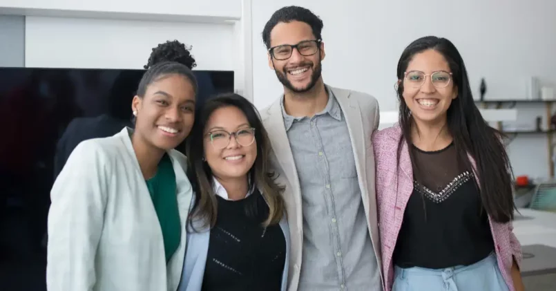 How to Look Confident in Photos - My Best-Kept Secrets How to Look Confident in Photos - My Best-Kept Secrets